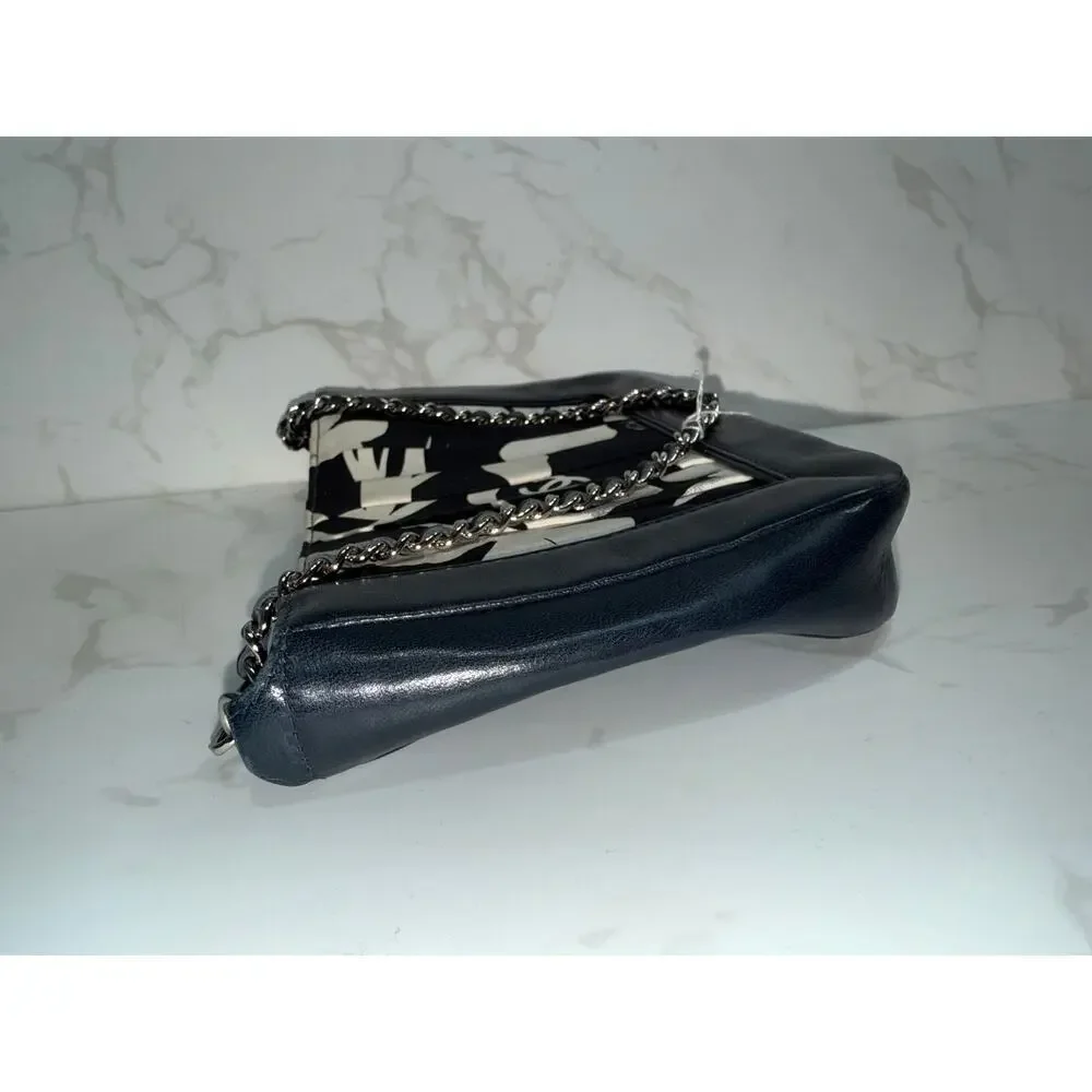 Chanel navy and White Leather and Fabric Shoulder Bag